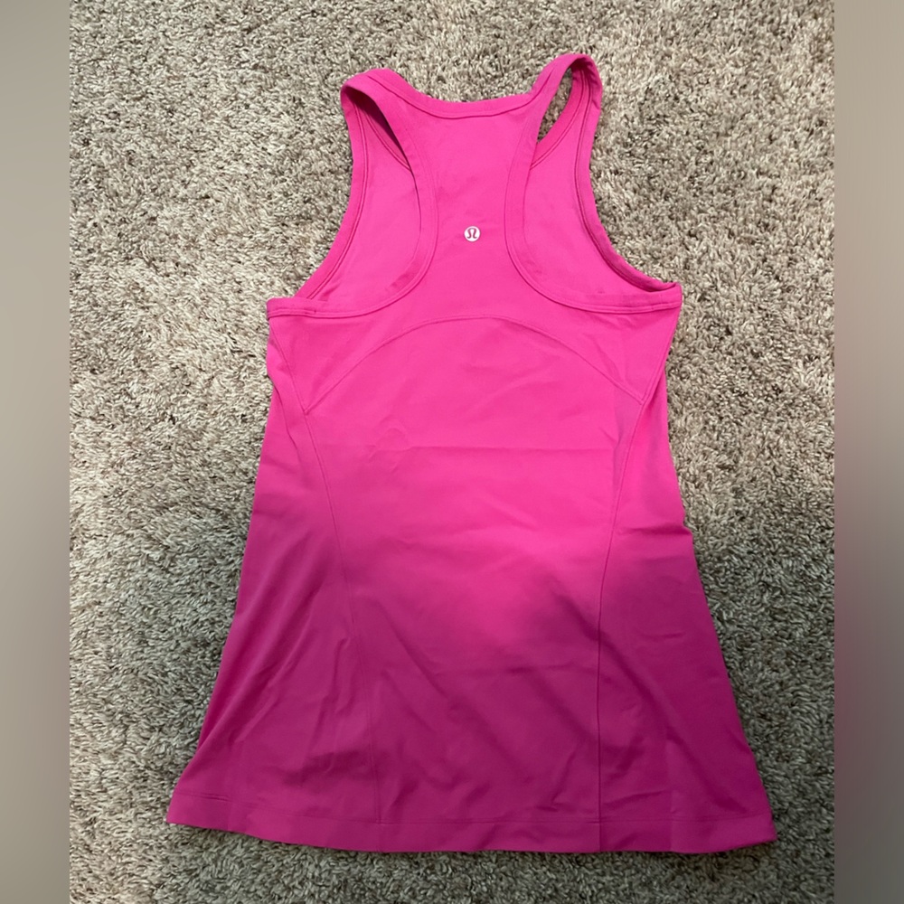 Great preowned conditin- worn twice! Hip length Lululemon Align tank size 6